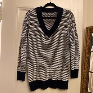 Zara knit sweater in L - very good condition  (worn once)